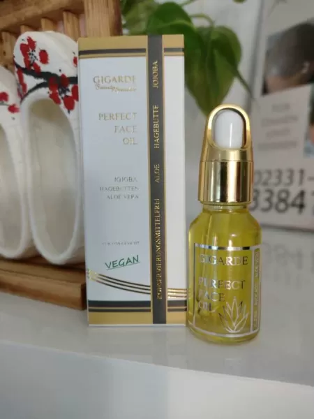 Perfect Face Oil, veganes Intensivpflegeöl mit Vitamin E, Jojobaöl & Hagebuttenöl für Gesicht & Körper, 15 ml